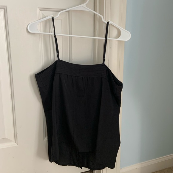 Black Gap Tank Top - Picture 3 of 4